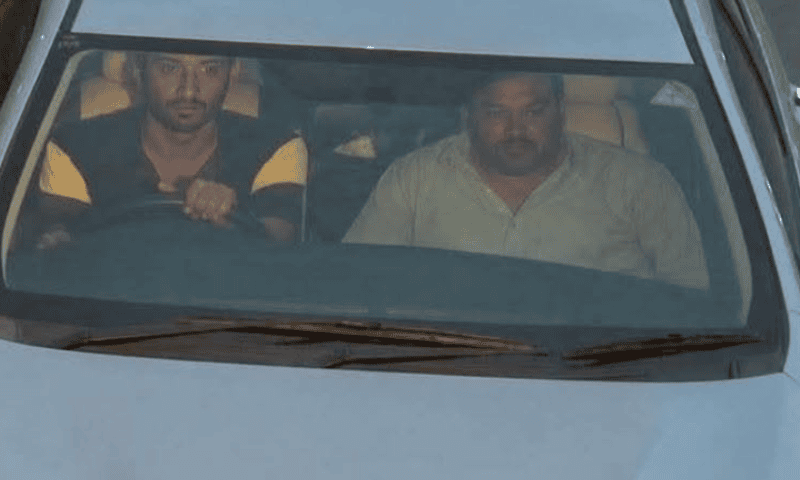 کراچی کے ہل پارک سے گاڑی چوری؛ گلشنِ اقبال میں چالان کے دوران ملزمان کے چہرے کیمرے میں محفوظ، شناخت کے لیے شہریوں سے مدد کی اپیل