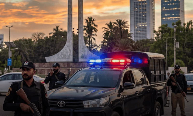 Karachi; Firing on convoy near Clifton-2 Talwar, 5 pilgrims from Gujranwala injured, police on strategic alert over snatching of mobile phones and other aspects