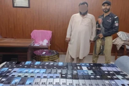 Karachi_ Smuggling of 137 mobile phones worth over Rs 10 million foiled, suspect arrested