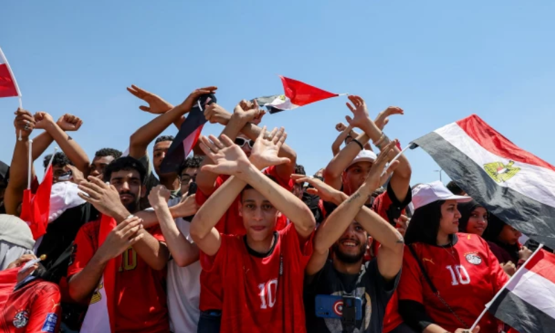 Egyptian team receives hero's welcome upon return from FIFA World Cup